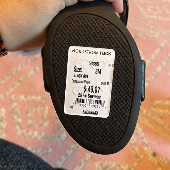 Bandolino size 8 black leather heels - Picture 7 of 7